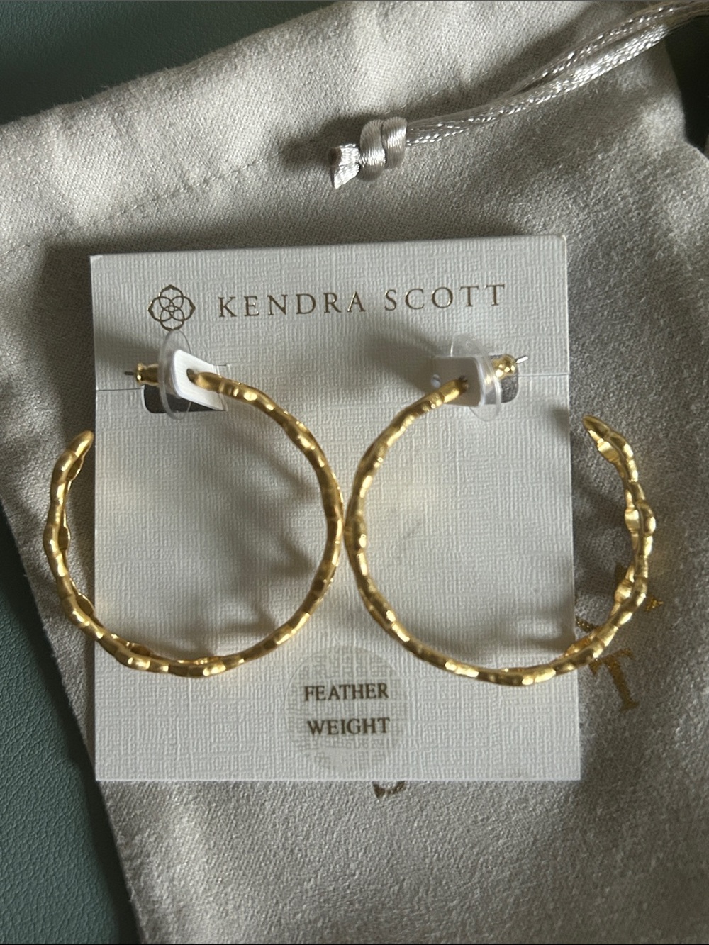 Kendra Scott Abbie Cuff Bracelet and Hoop Earrings Set - Picture 7 of 7